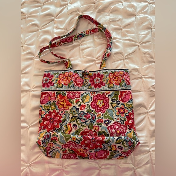 Vera Bradley Handbags - Vera Bradley Tote 👜